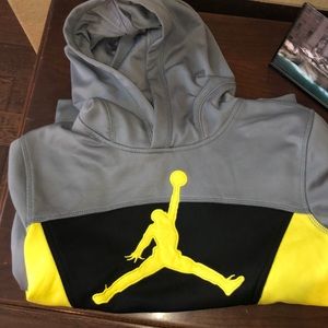 Boys jordan hoodie